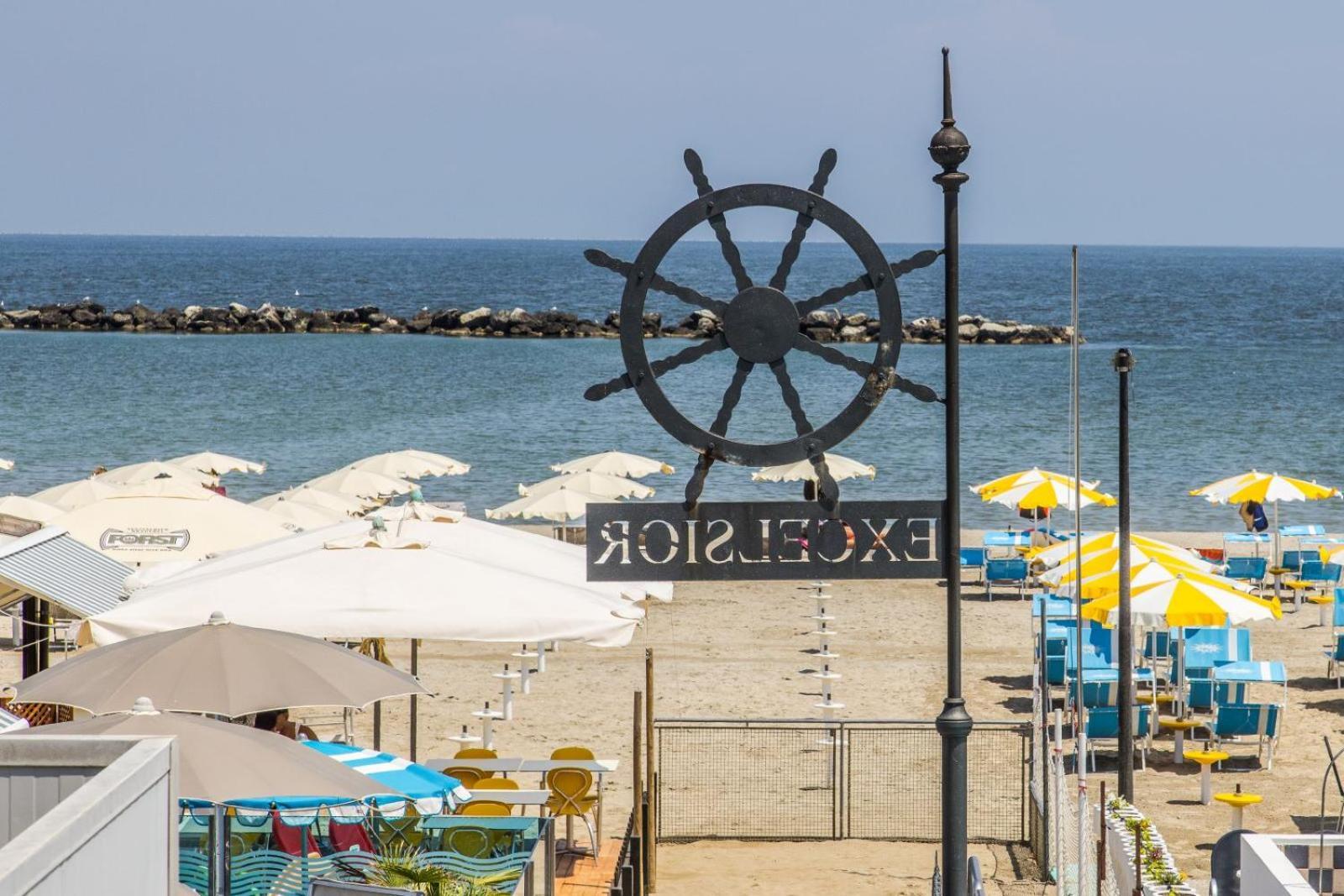 Hotel Excelsior Cesenatico Exteriér fotografie
